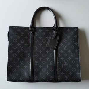 SOLD!!! - LOUIS VUITTON Sac Plat Horizontal Zippe